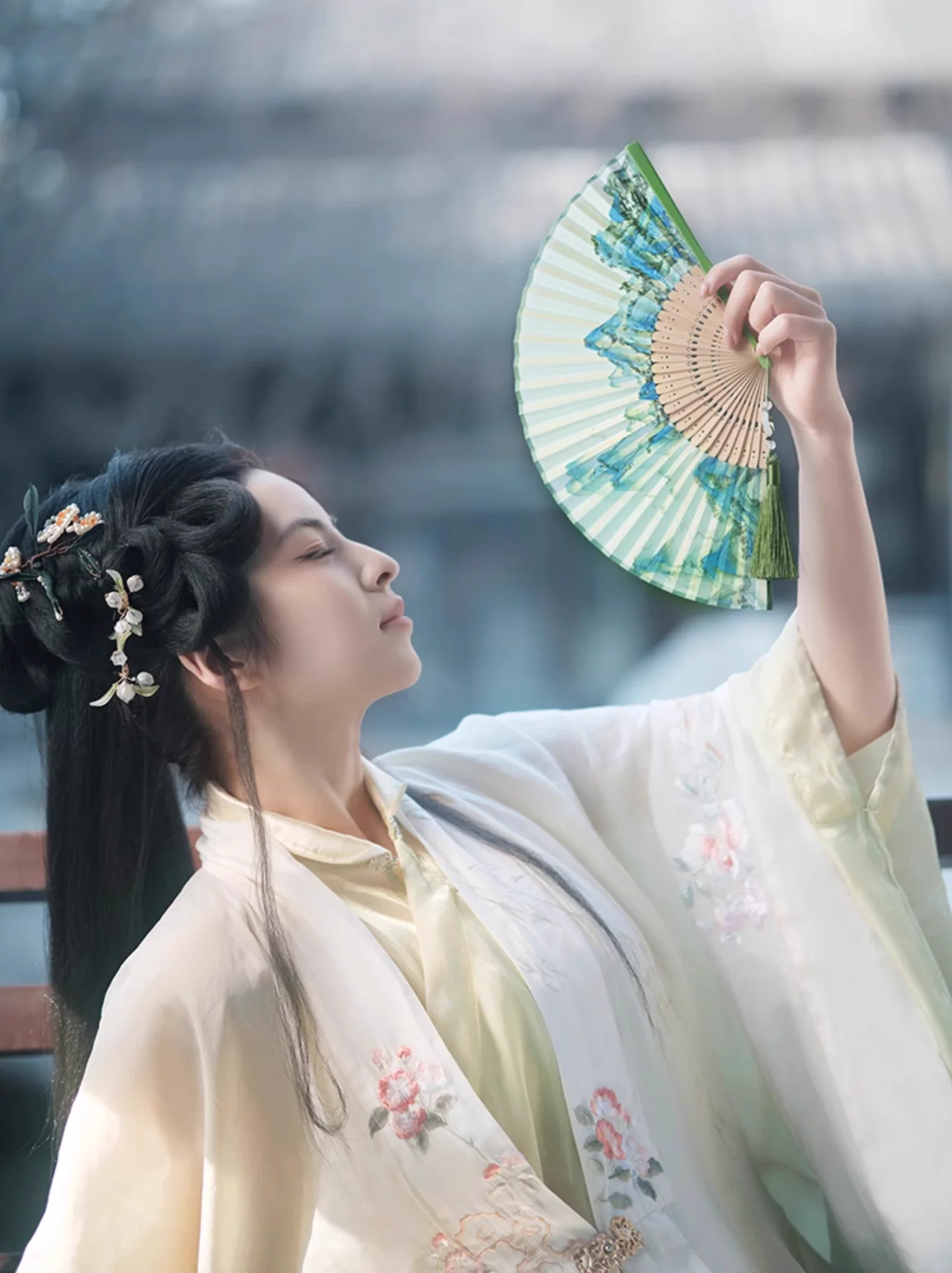 A Thousand Li Artwork Folding Fan Gift Set - Image 12