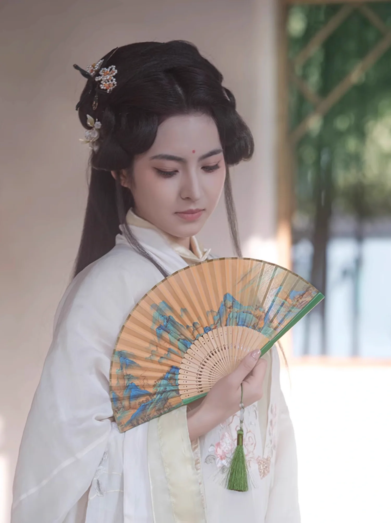 A Thousand Li Artwork Folding Fan Gift Set - Image 13