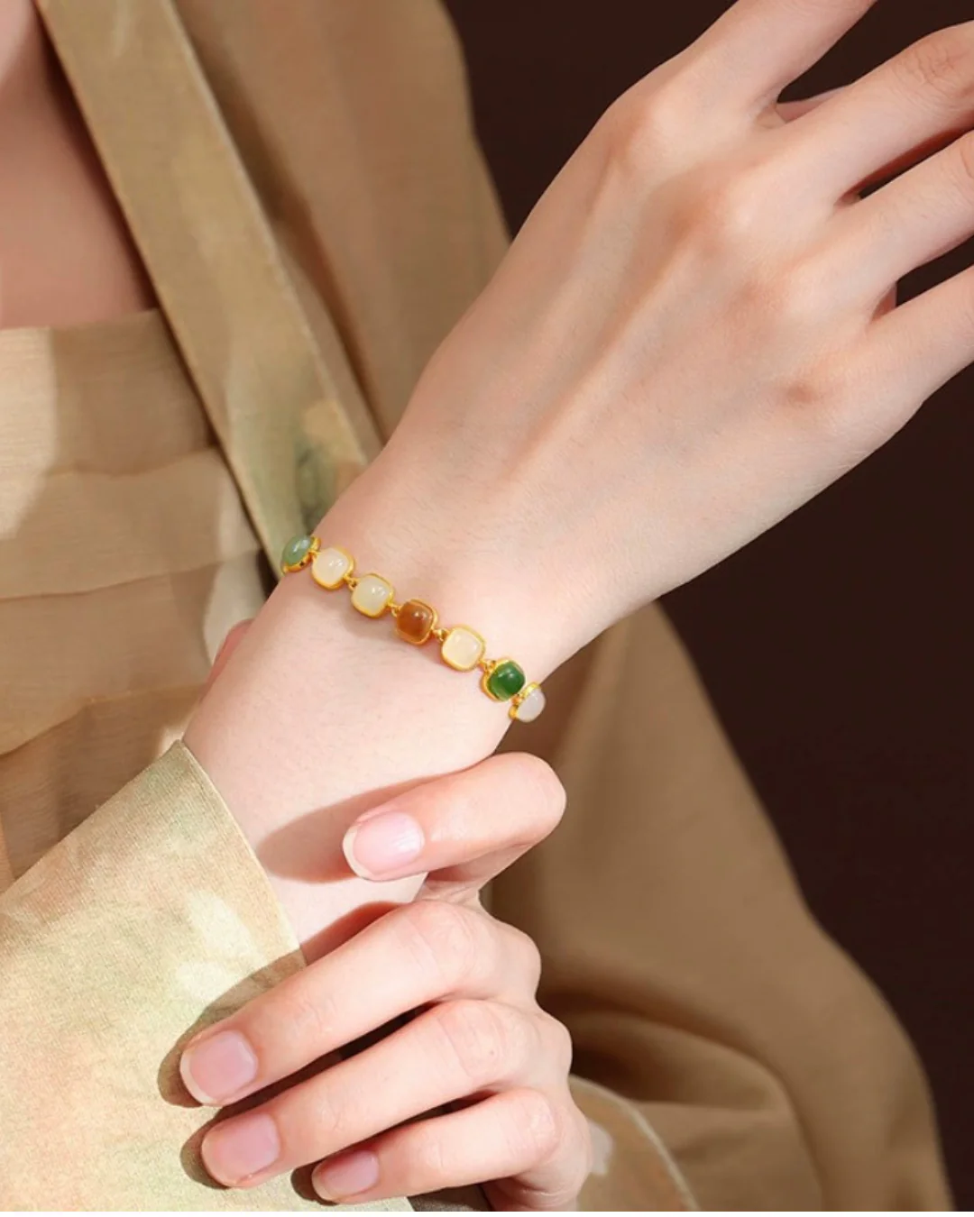 Avenelle Bracelet - Image 2