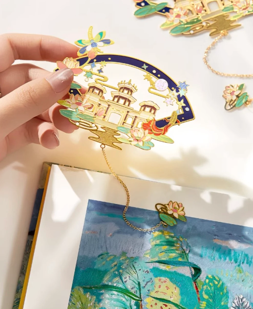 Emperor’s Garden Pavilion Bookmark Gift Set - Image 8