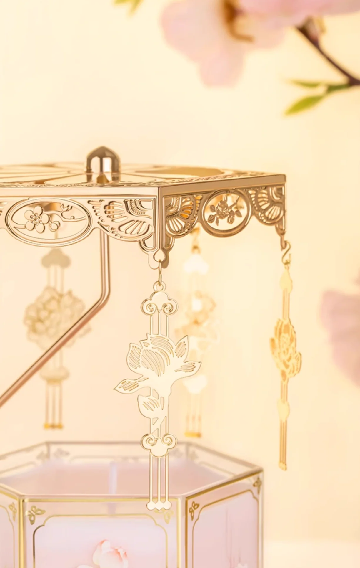 Floral God Carousel Lantern Candle Gift Set - Image 13