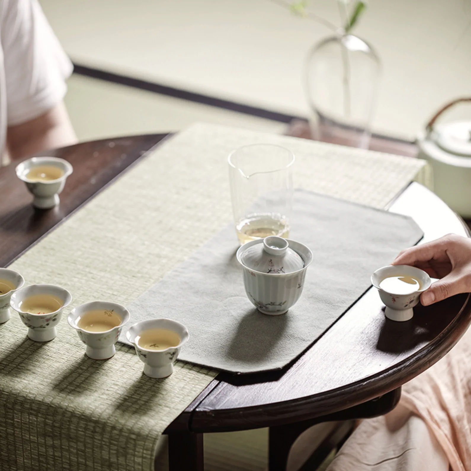 Gu Qing Small Floral High-Foot Tea Cup - Image 5