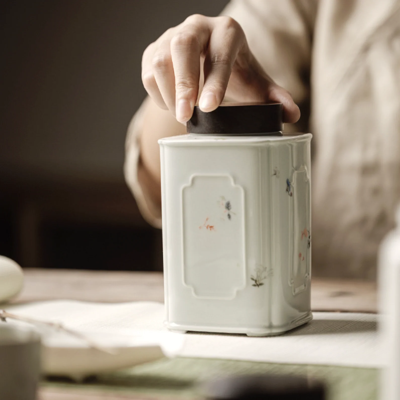 Gu Qing Small Floral Tea Canister - Image 3