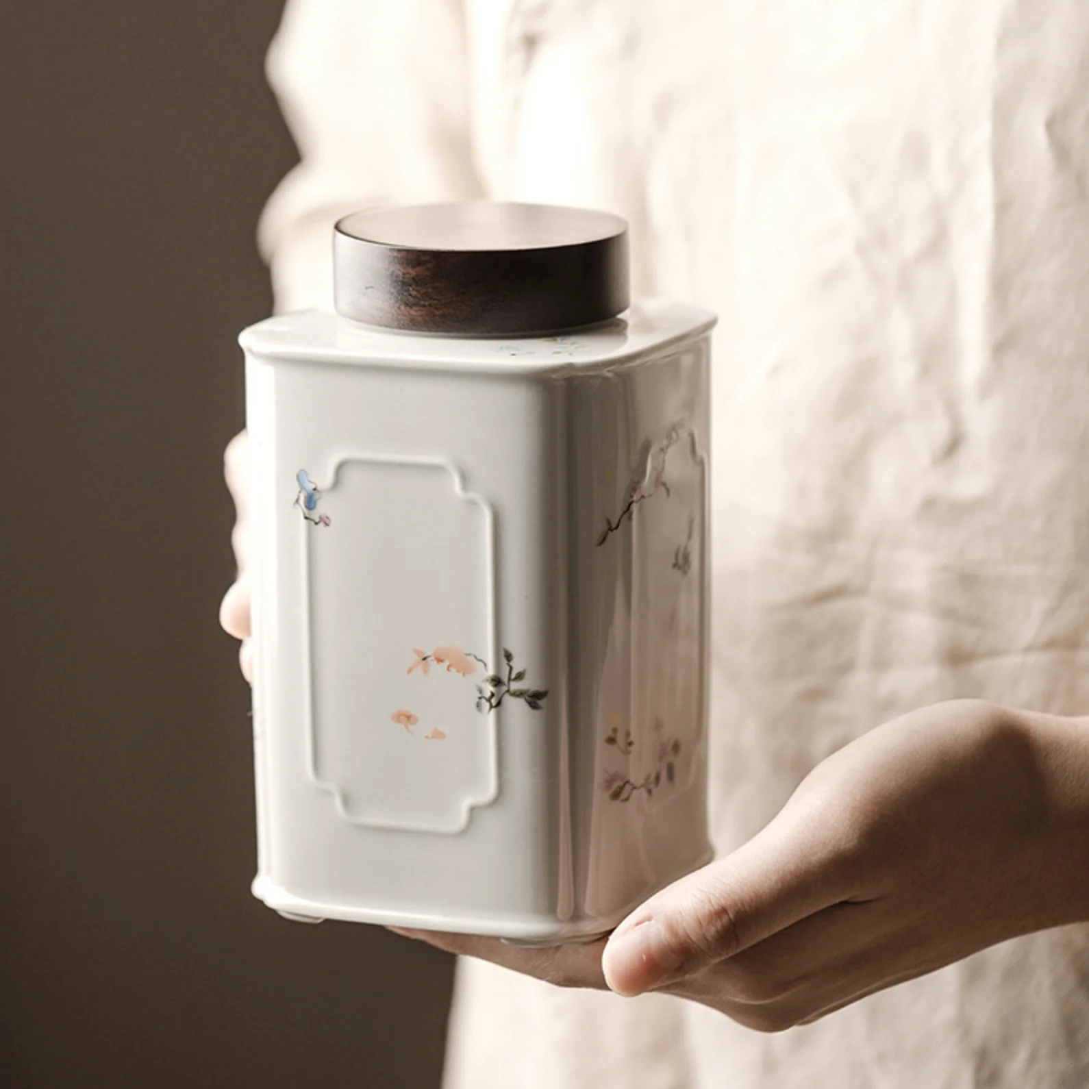 Gu Qing Small Floral Tea Canister - Image 4