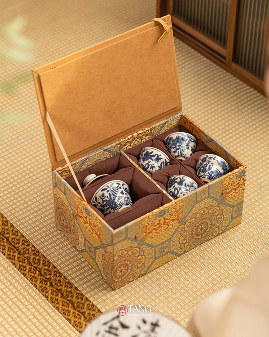Imperial Brocade Ceramics Gift Box - Image 11