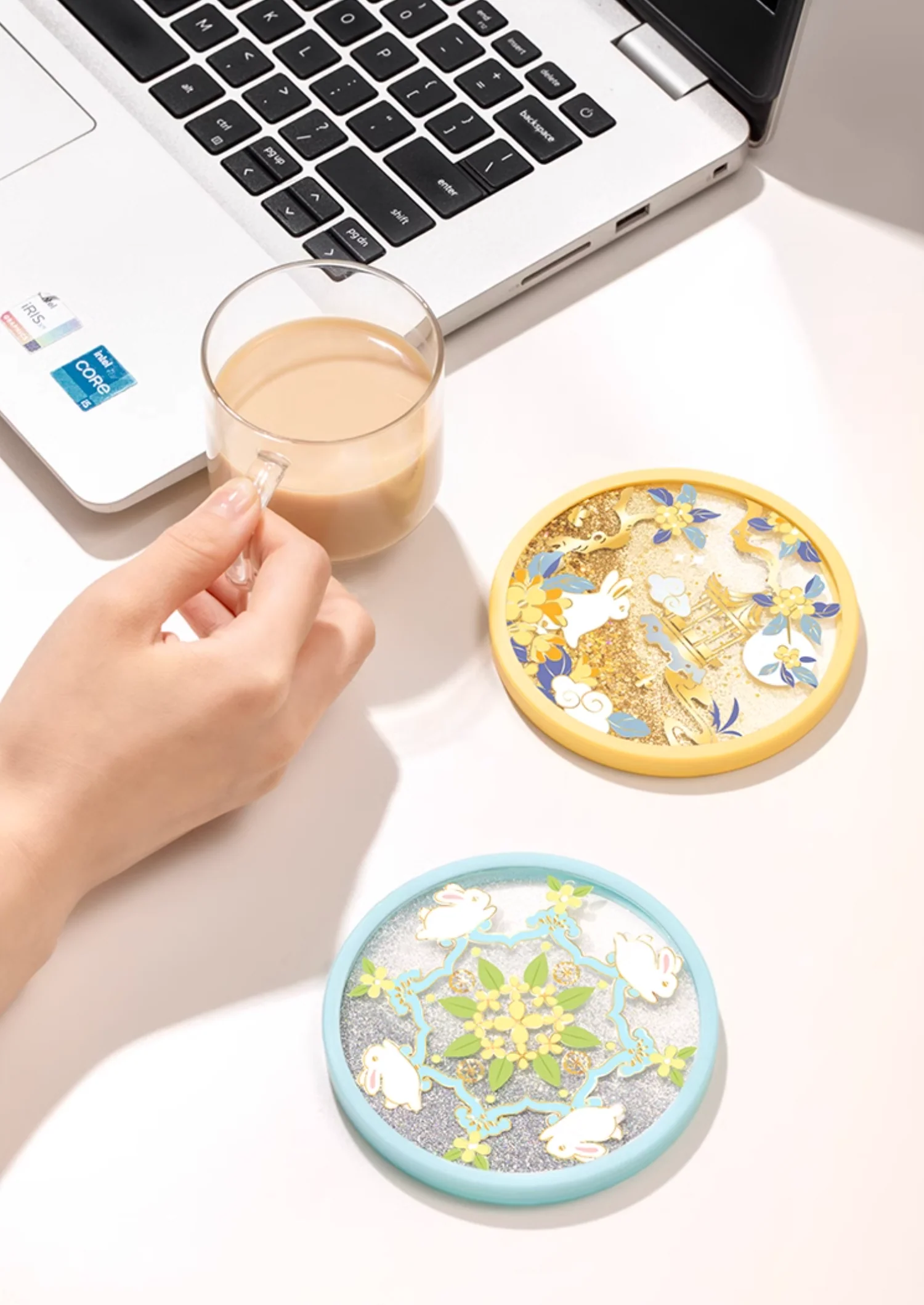 Jade Rabbit Glitter Quicksand Coasters Gift Set - Image 8