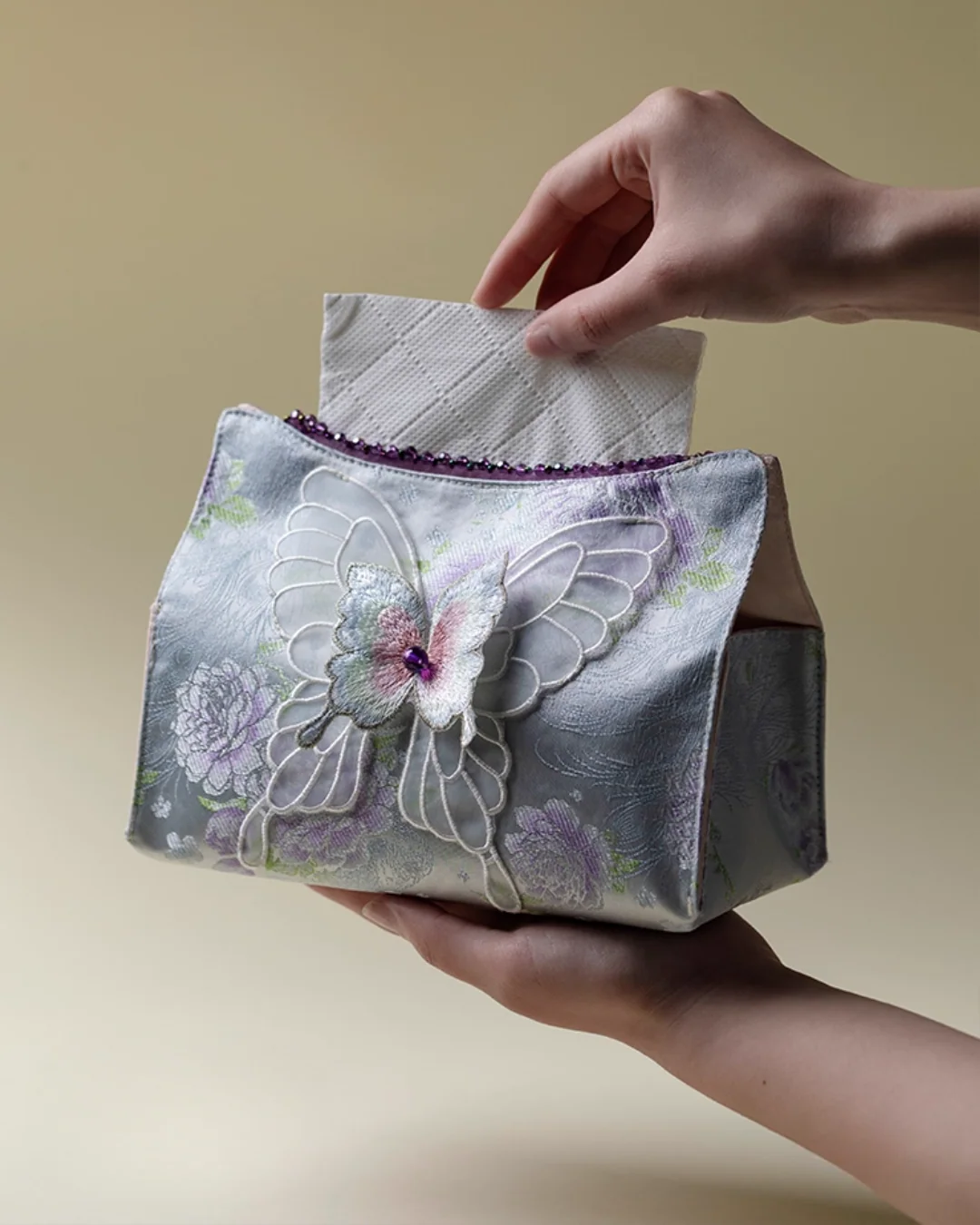 Luna Flutter Tissue Box - Image 2