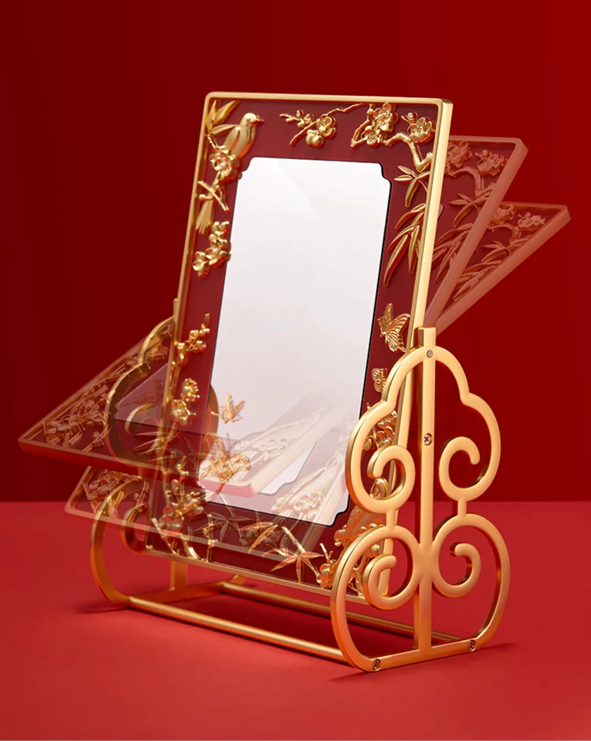 Magpie on Plum Blossom Mirror and Jewellery Box Gift Set - Image 10