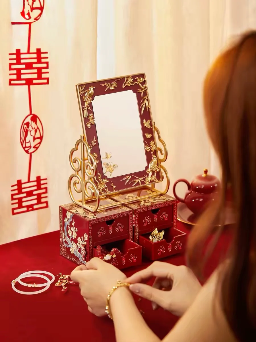 Magpie on Plum Blossom Mirror and Jewellery Box Gift Set - Image 5