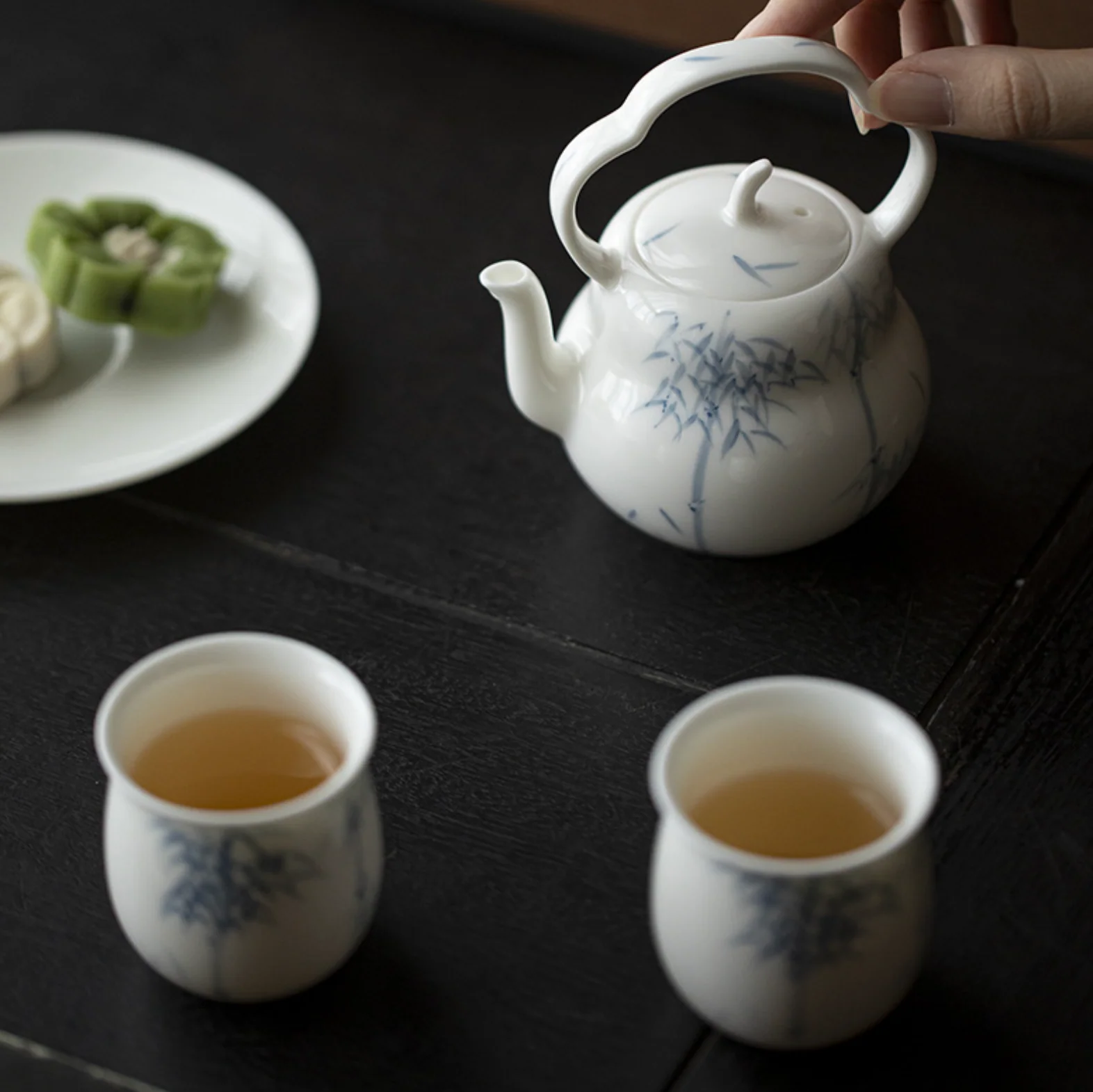 Qing Hua Bamboo Cloud Handle Tea Pot - Image 4