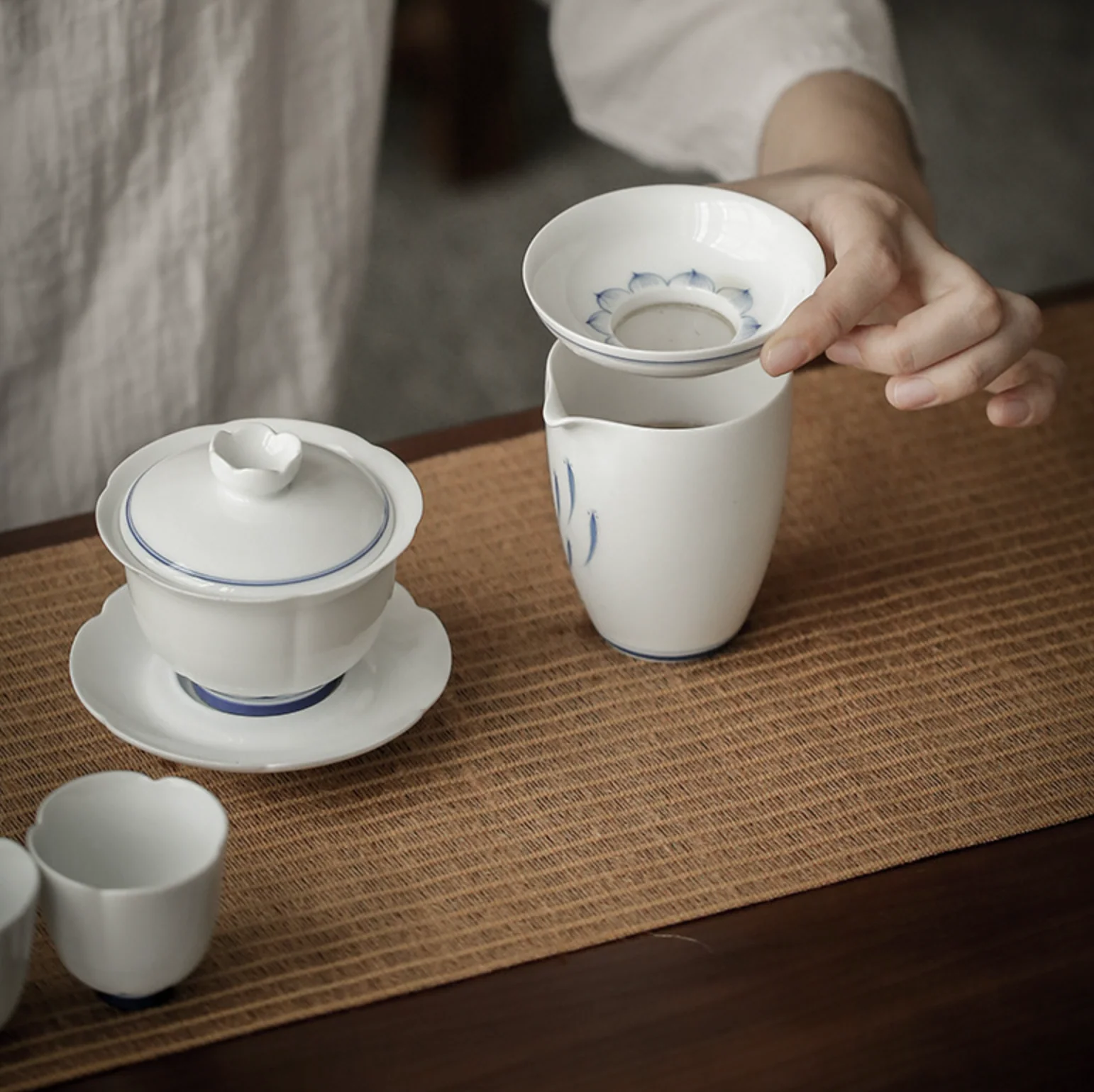 Qing Hua Lotus Petal Covered Bowl (盖碗) - Image 12
