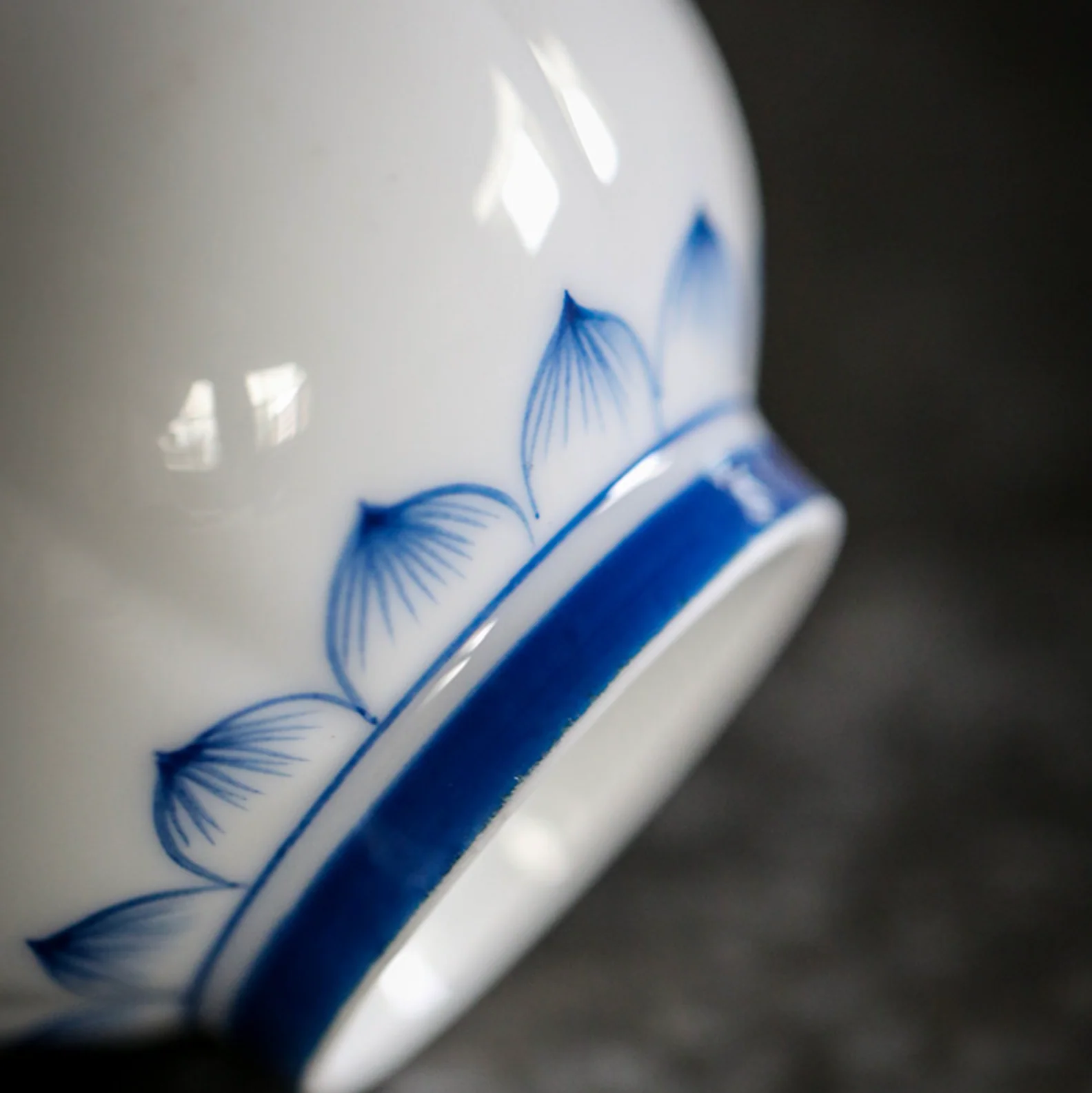 Qing Hua Lotus Petal Covered Bowl (盖碗) - Image 5