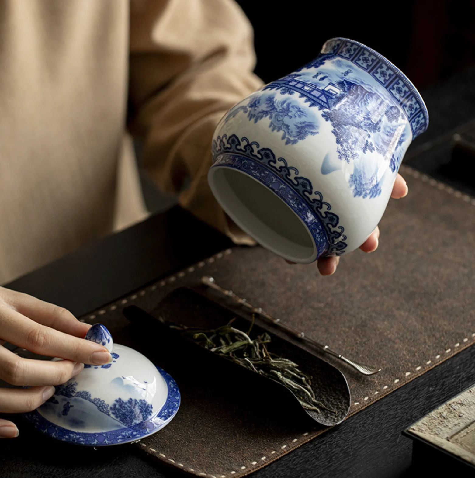 Qing Hua Mountain Lanscape Tea Canister - Image 5