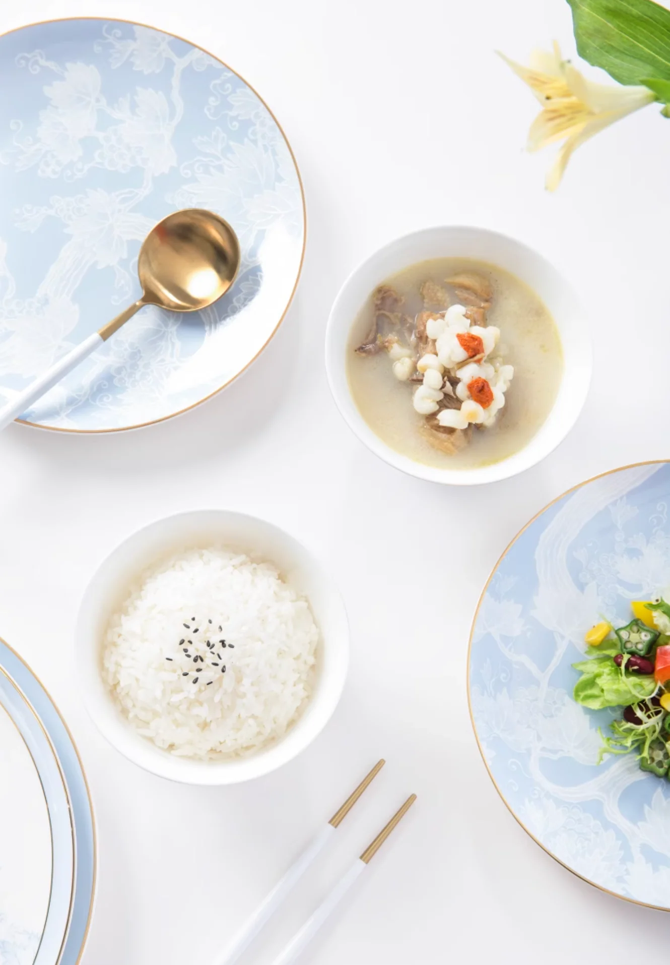 Qing Hua Pine and Grape Dinnerware Gift Set - Image 8