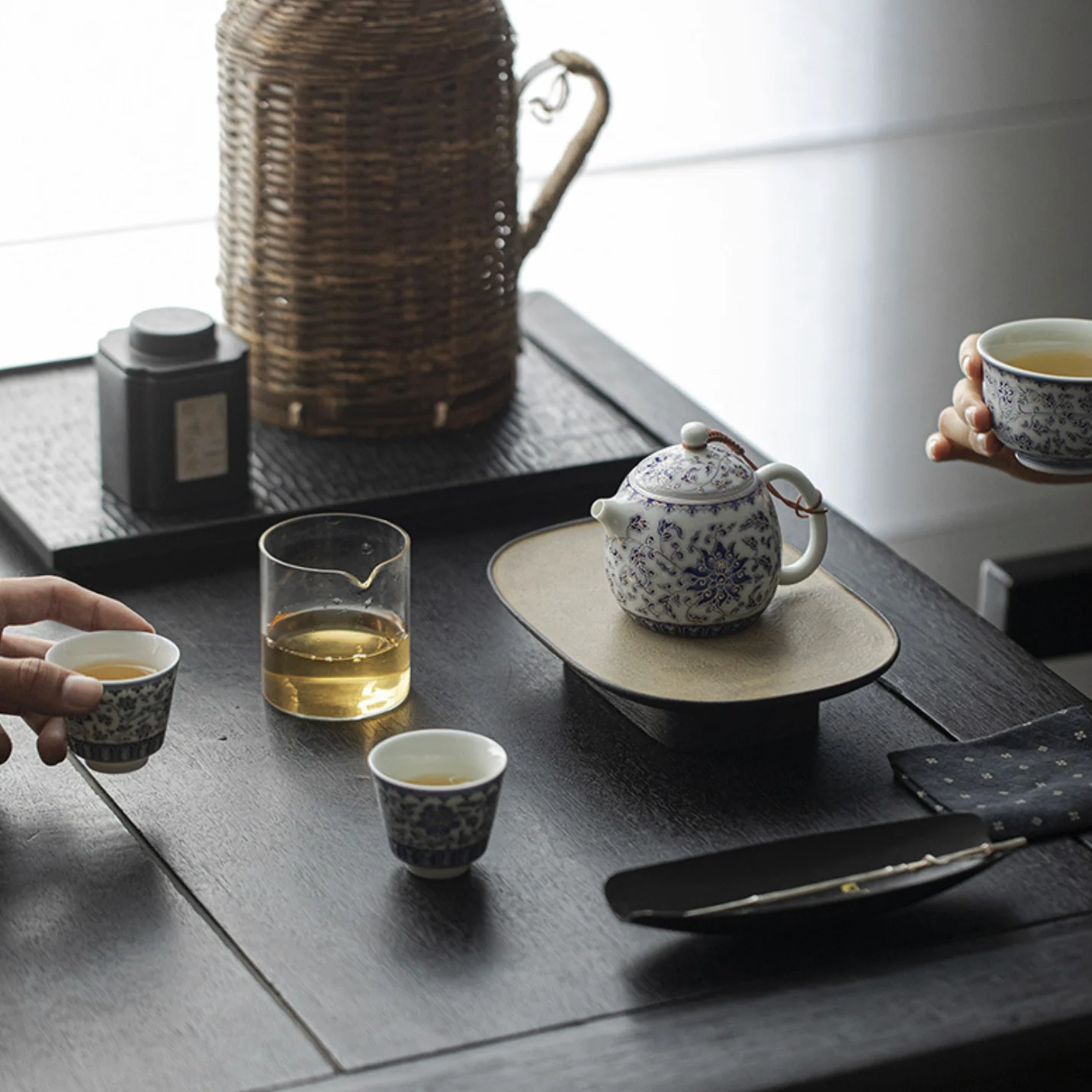 Qing Hua Lotus Vines Longdan Tea Pot - Image 8