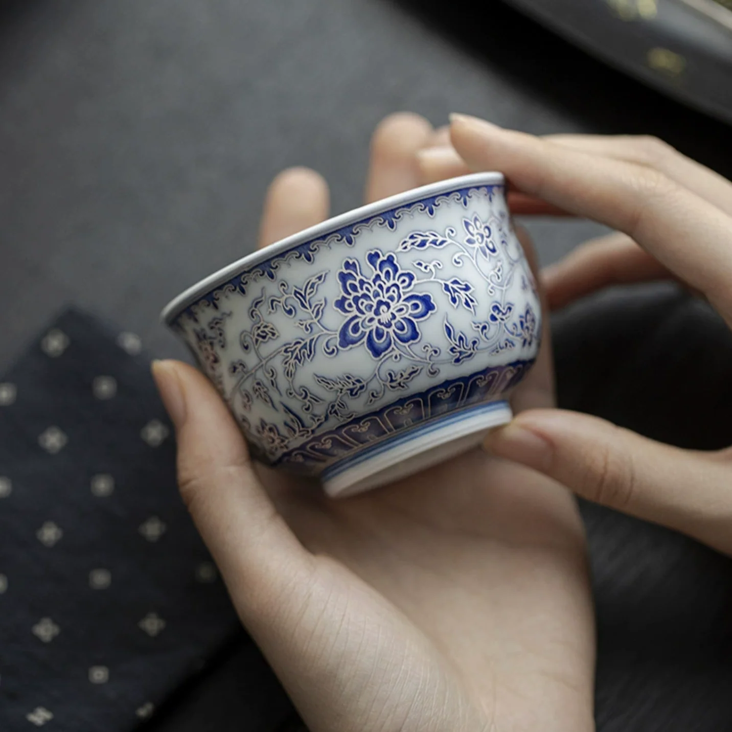 Qing Hua Lotus Vines Round Palm Tea Cup - Image 2