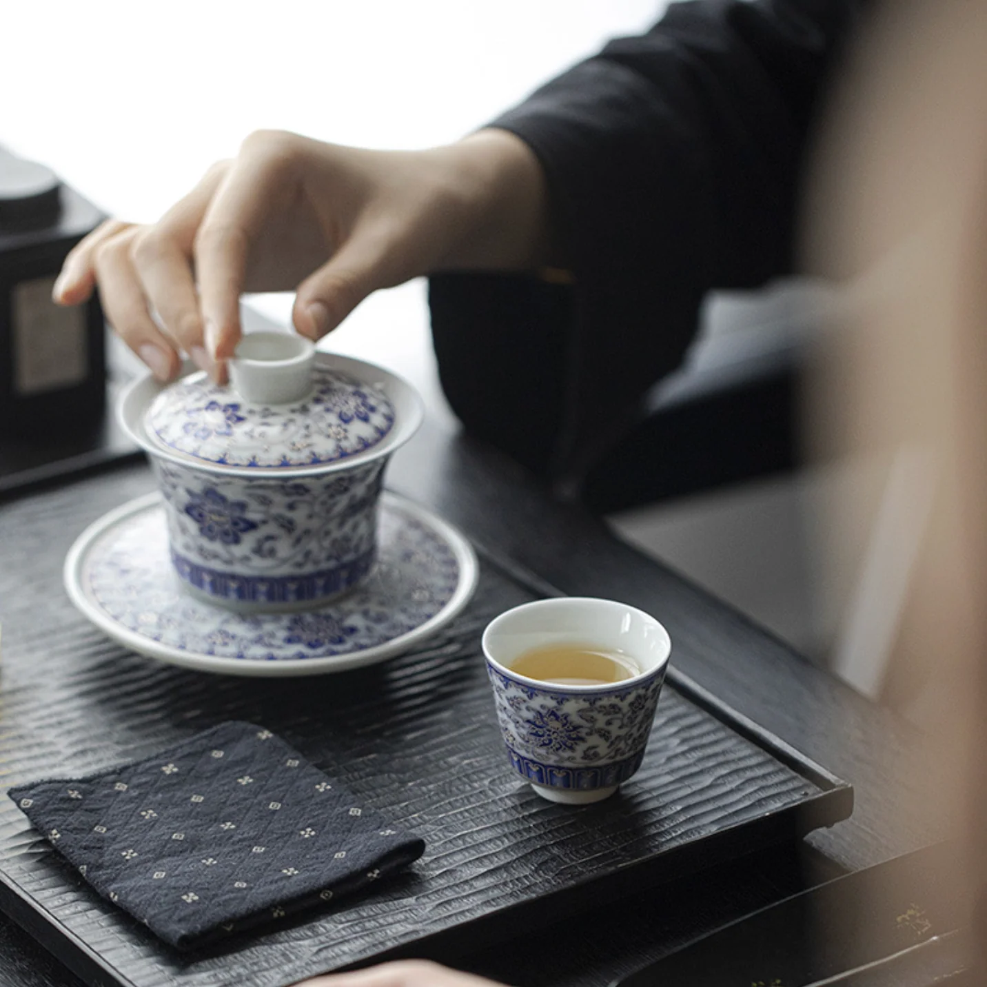 Qing Hua Lotus Vines Tea Cup - Image 7