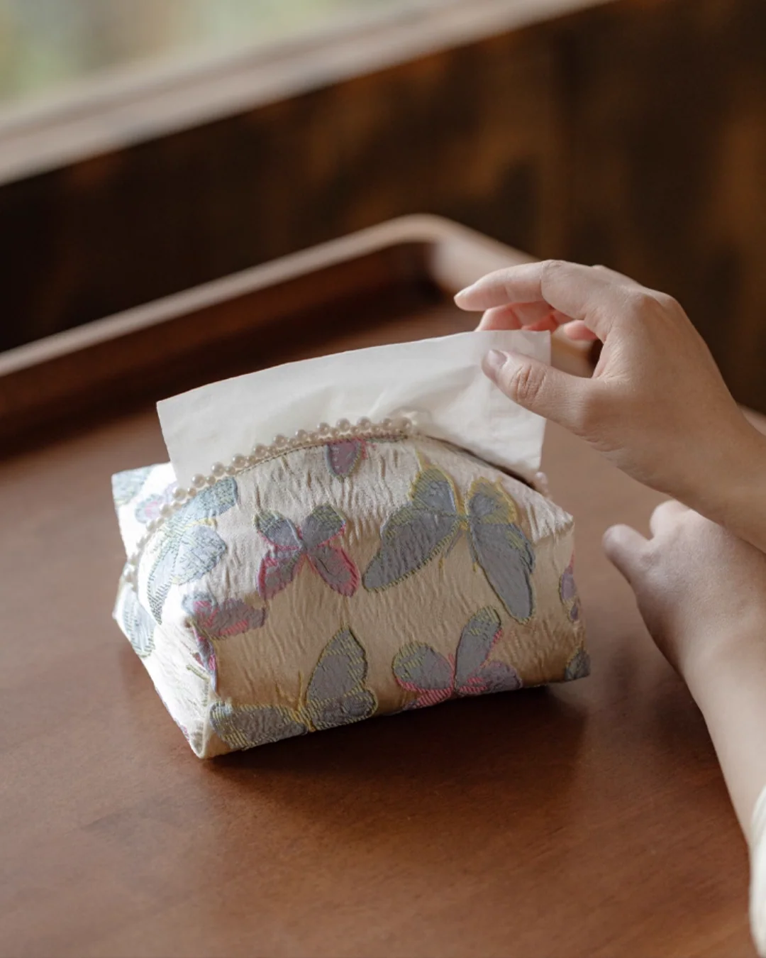 Silken Traces Tissue Box - Image 2