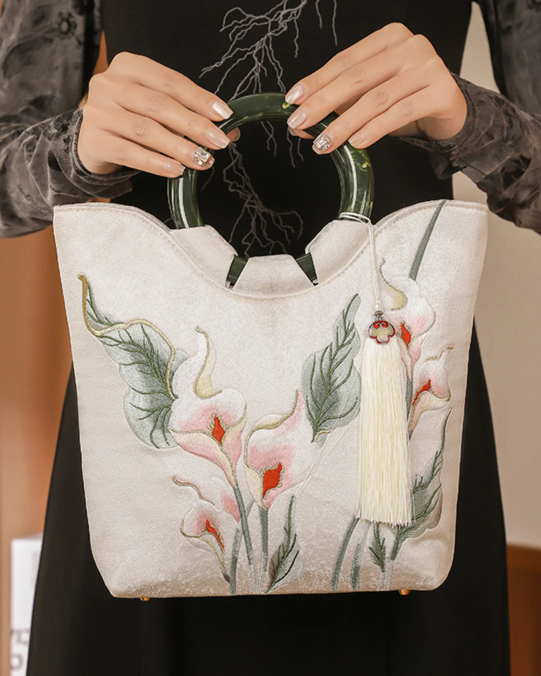 Tang Bloom Trumpet Lily Top-Handle Bag - Image 6