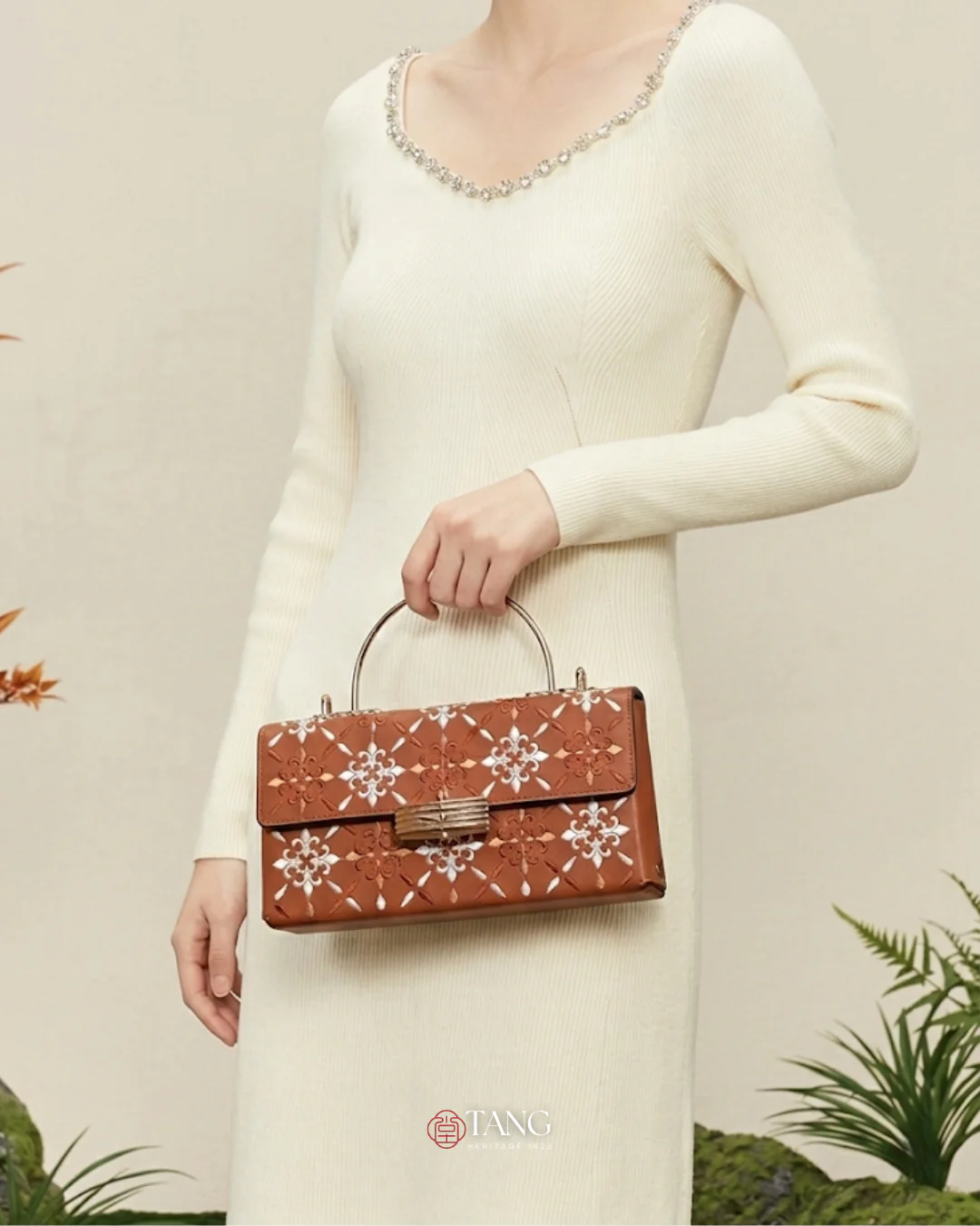 Tang Red 23 Embroidered Haitang Flower Clutch - Image 3