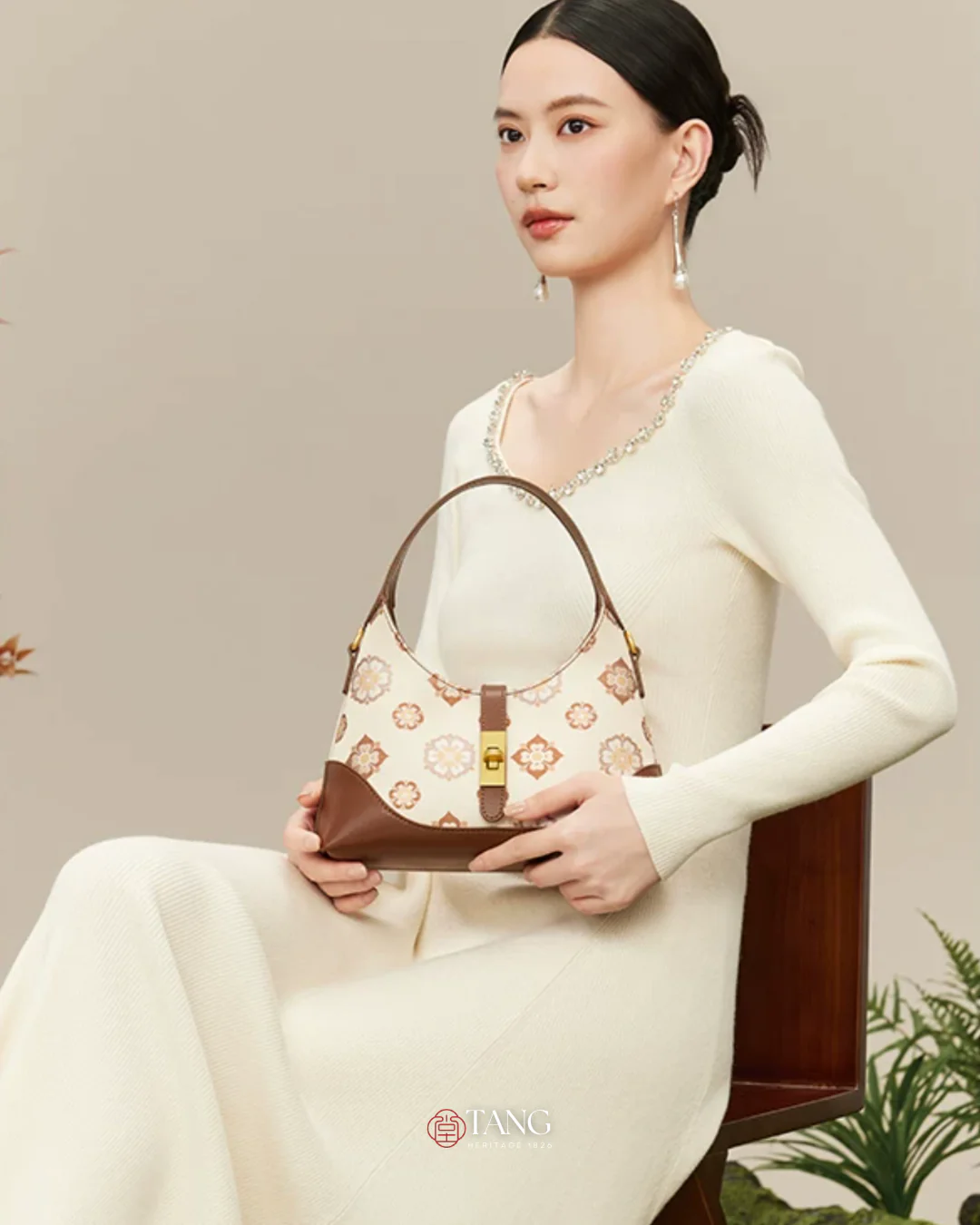 Tang Red 24 Baoxiang Flower Song Brocade Shoulder Bag - Image 11