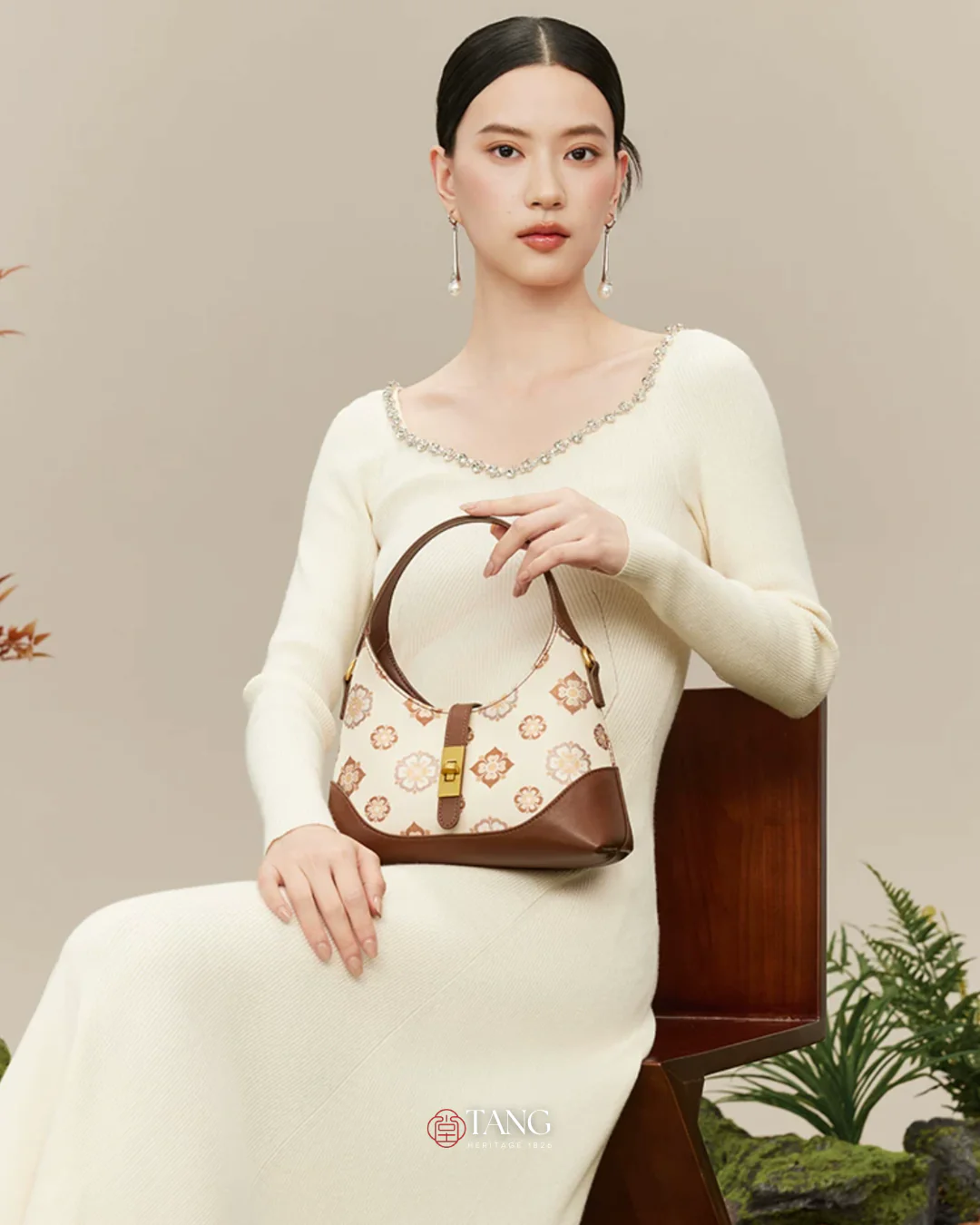 Tang Red 24 Baoxiang Flower Song Brocade Shoulder Bag - Image 12