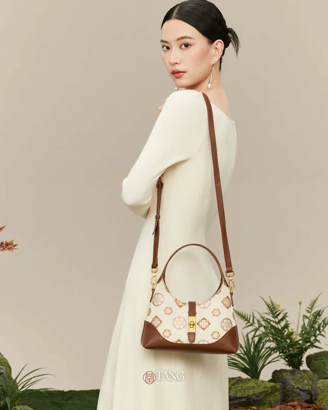 Tang Red 24 Baoxiang Flower Song Brocade Shoulder Bag - Image 13