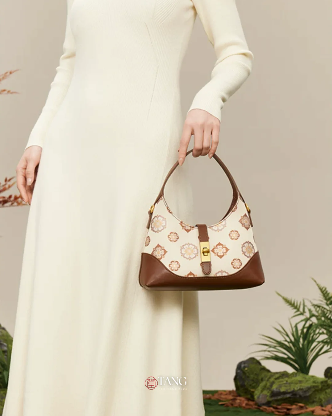Tang Red 24 Baoxiang Flower Song Brocade Shoulder Bag - Image 3