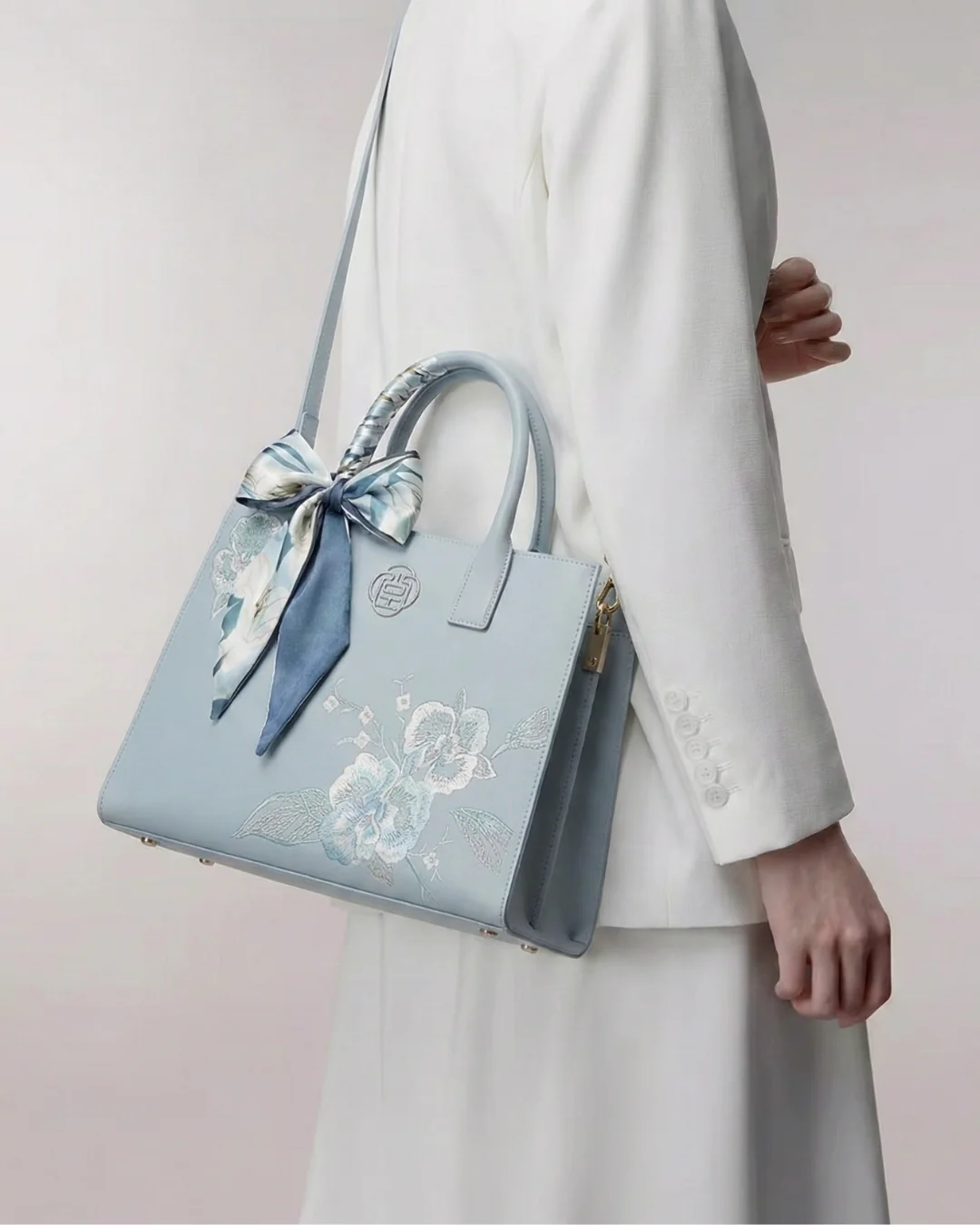 Tang Red 28 Embroidered Orchid Jade Tote - Image 4