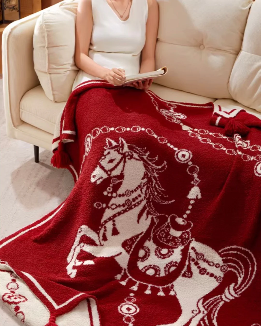 Thousand Gold Horse Fur Blanket - Image 15