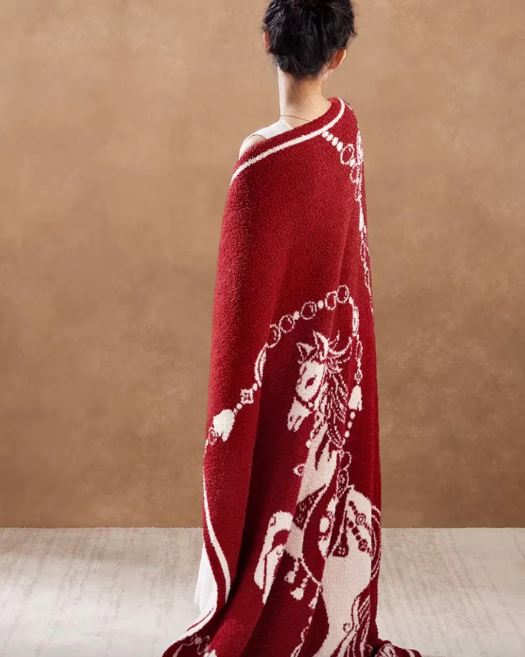 Thousand Gold Horse Fur Blanket - Image 6