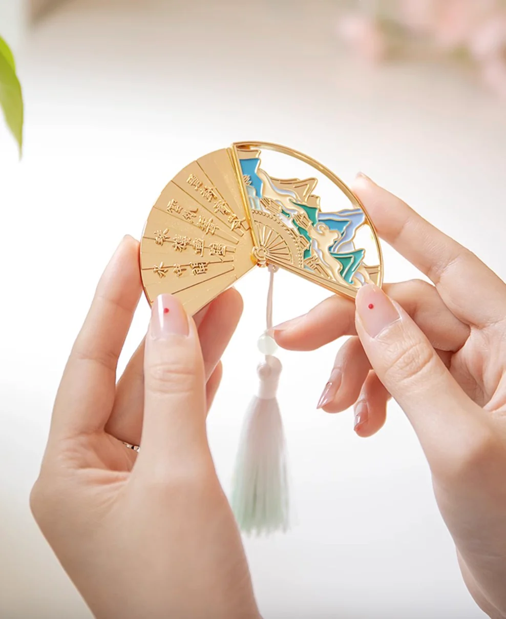 Wisteria Dream Fan Magnet Gift Set - Image 4