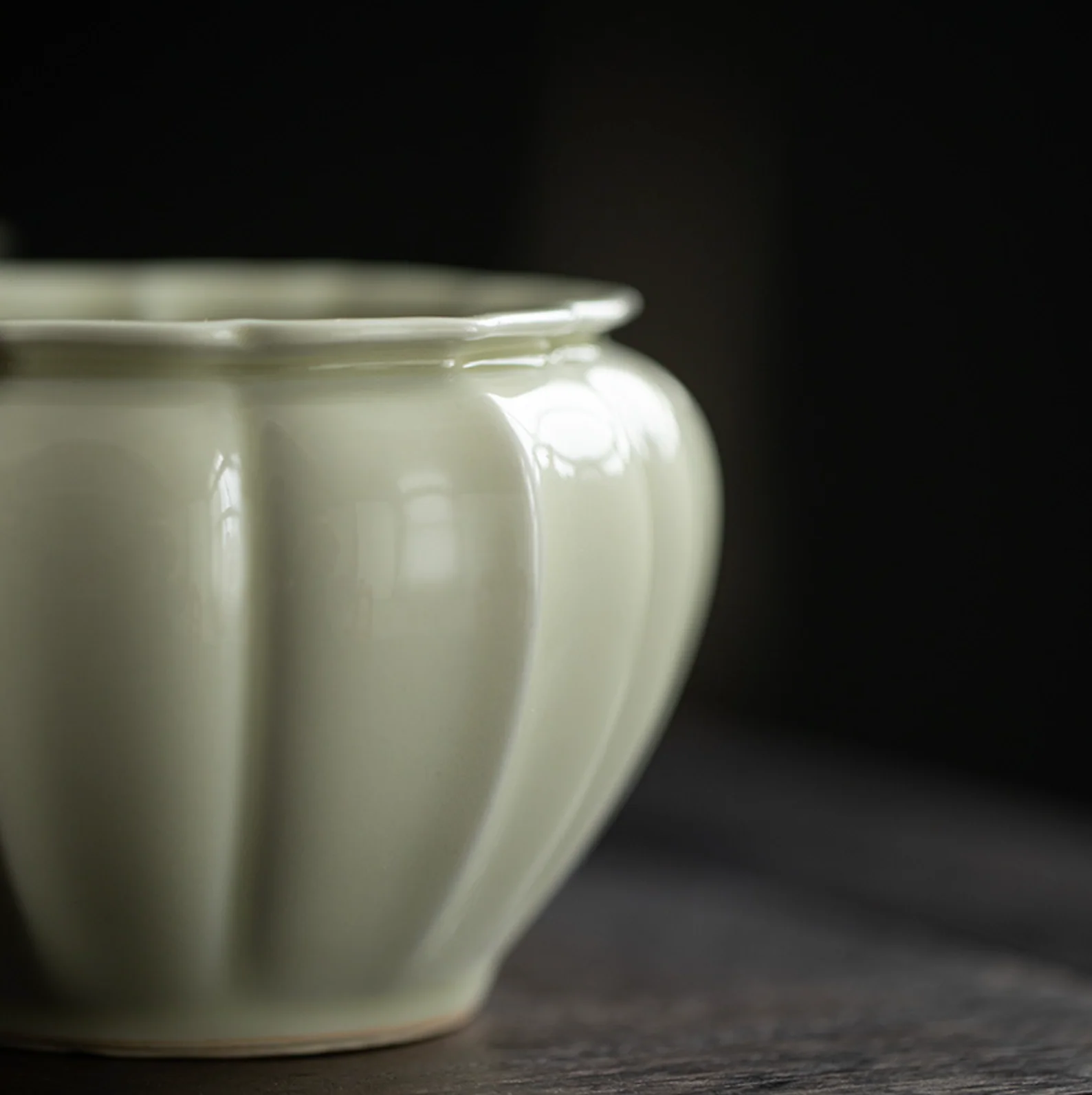 Yue Kiln Buddha's Hand Water Pot - Image 3