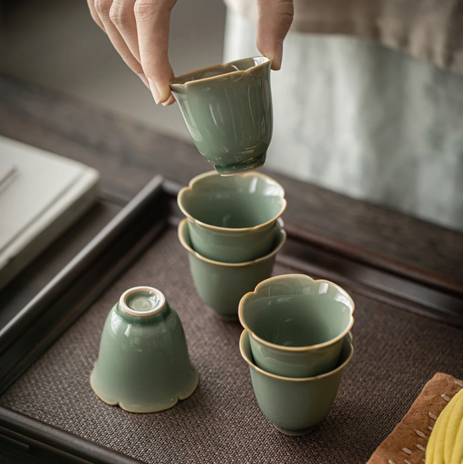 Yue Kiln Flower Mouth Short Tea Cup - Image 5