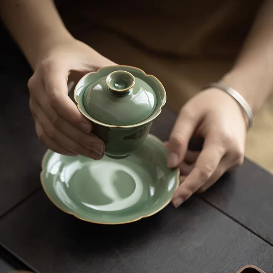 Yue Kiln Flower Mouth Short Tea Cup - Image 8