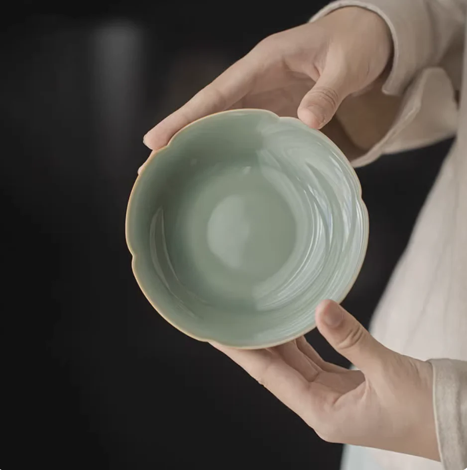 Yue Kiln Flower Mouth Short Tea Cup - Image 9