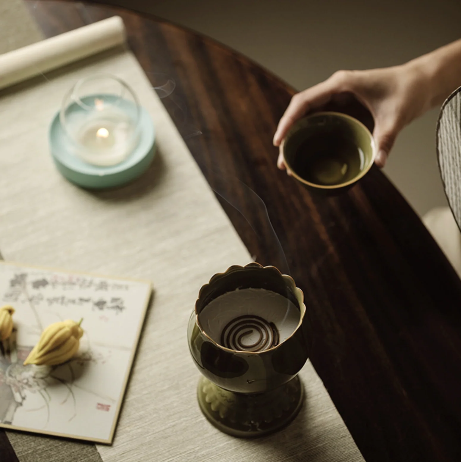 Yue Kiln Lotus Incense Burner Gift Set - Image 6